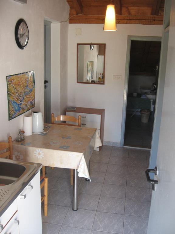 Apartments Darinka Skradin Rum bild