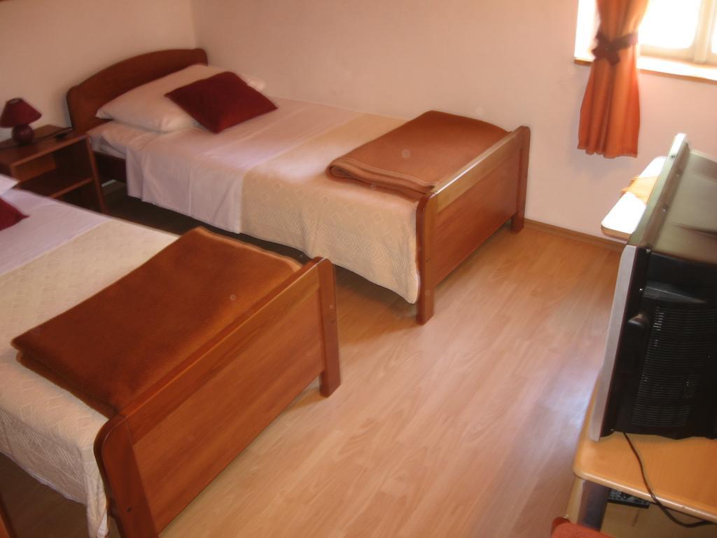Apartments Darinka Skradin Rum bild